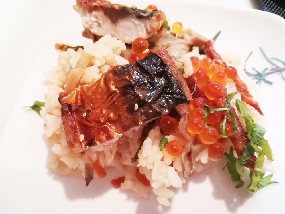 焼き鯖のチラシ寿司の写真